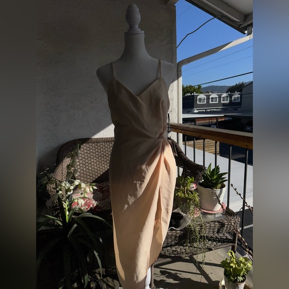 NWT Lulus Beige Dress Women’s size Small Midi style - Picture 4 of 16